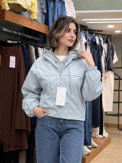 کاپشن بادگیر کلاهدار زنانه